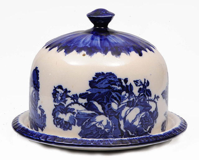 Appraisal: A Staffordshire blue transfer cheese dish and covercirca cm