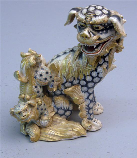 Appraisal: Japanese Satsuma model of a lion and cub decorated in