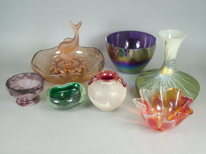 Appraisal: Selection of clear and coloured decorative glassware to include a