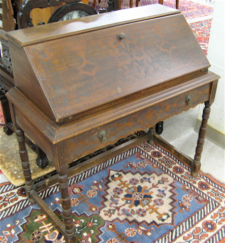 Appraisal: SLANT-FRONT WRITING DESK ON STAND American c 's The desk's