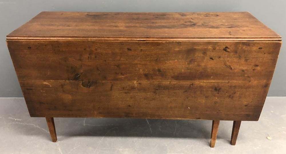 Appraisal: Hepplewhite Walnut Drop Leaf Table Hepplewhite walnut drop leaf table