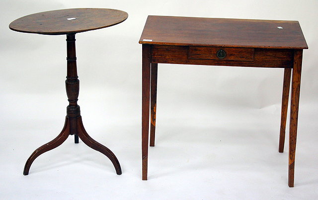 Appraisal: A VICTORIAN MAHOGANY SIDE TABLE with single frieze drawer on