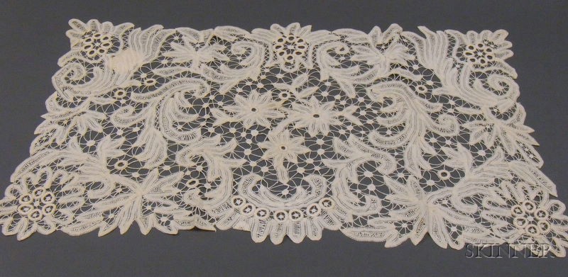 Appraisal: th Century Lace Table Scarf probably Italy ecru cotton with