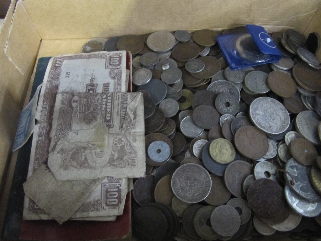 Appraisal: Box of assorted coins and banknotes