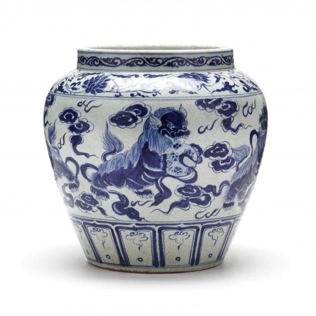 Appraisal: A LARGE CHINESE YUAN STYLE BLUE AND WHITE JAR th