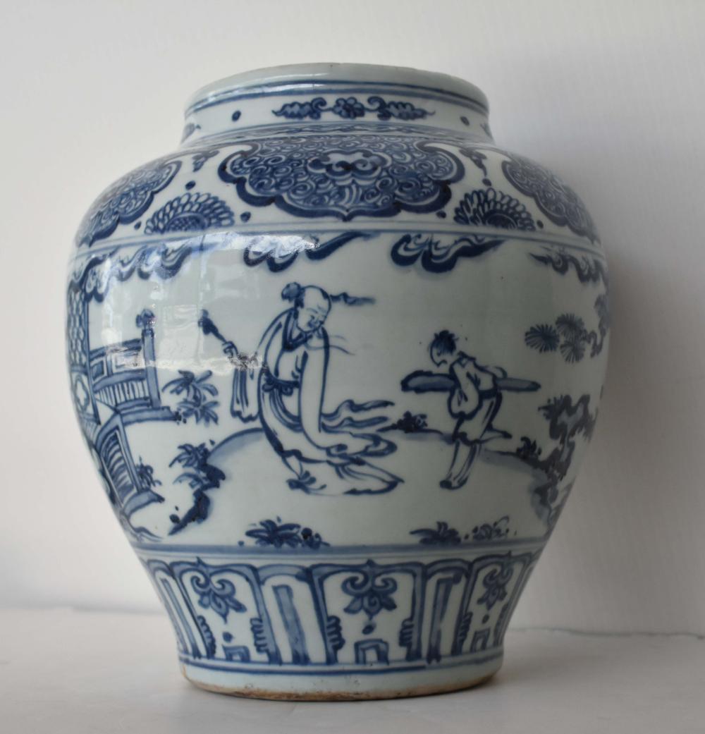 Appraisal: CHINESE BLUE WHITE PORCELAIN VASEMing Dynasty The underside with a