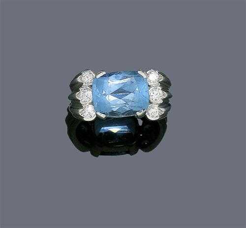 Appraisal: AQUAMARINE AND BRILLIANT-CUT DIAMOND RING White gold Casual-elegant ring set