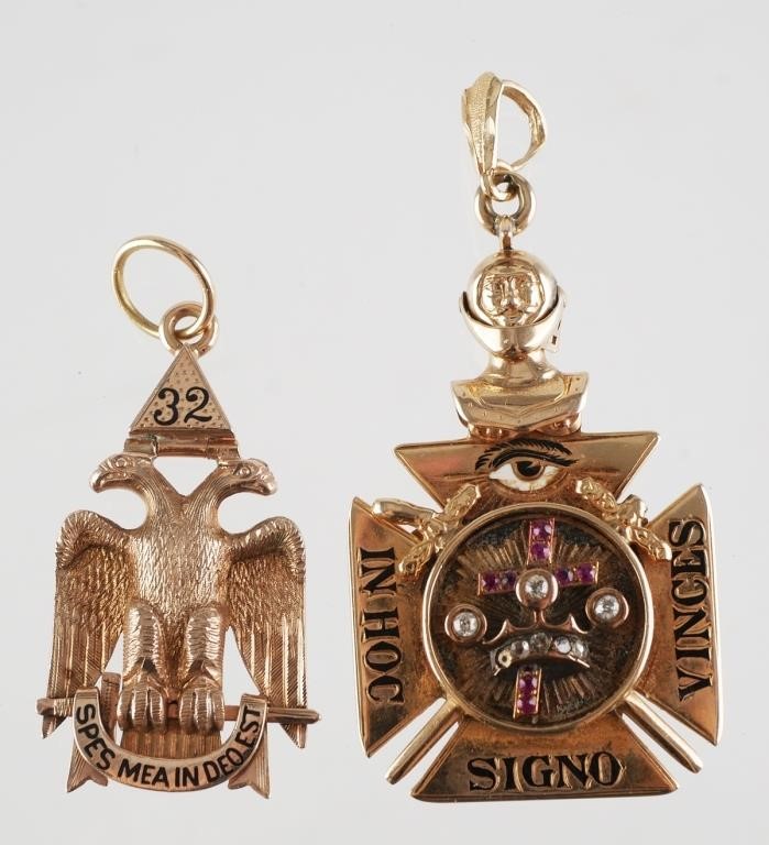 Appraisal: Fraternal Masonic pendants K yellow gold Knights Templar Masonic pendant