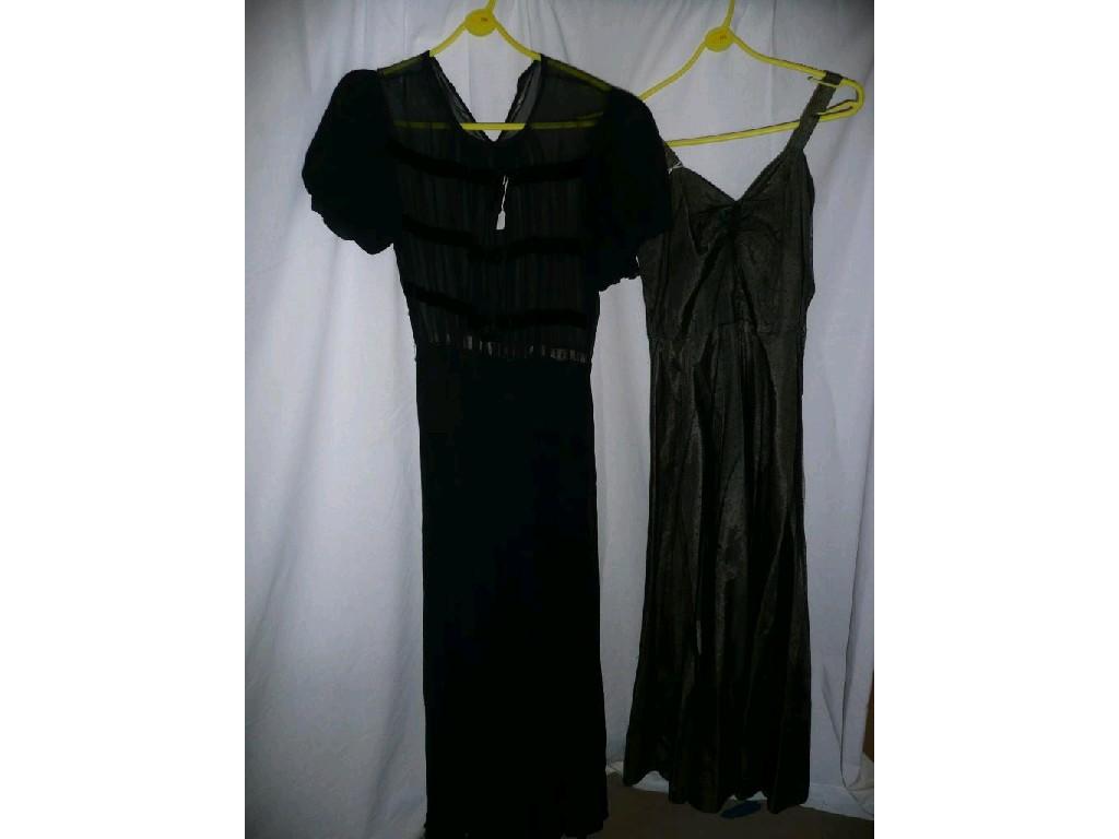 Appraisal: A 's evening dress in green with a black dotted