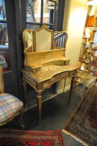 Appraisal: A FLORENTINE STYLE DRESSING TABLE WITH MIRROR