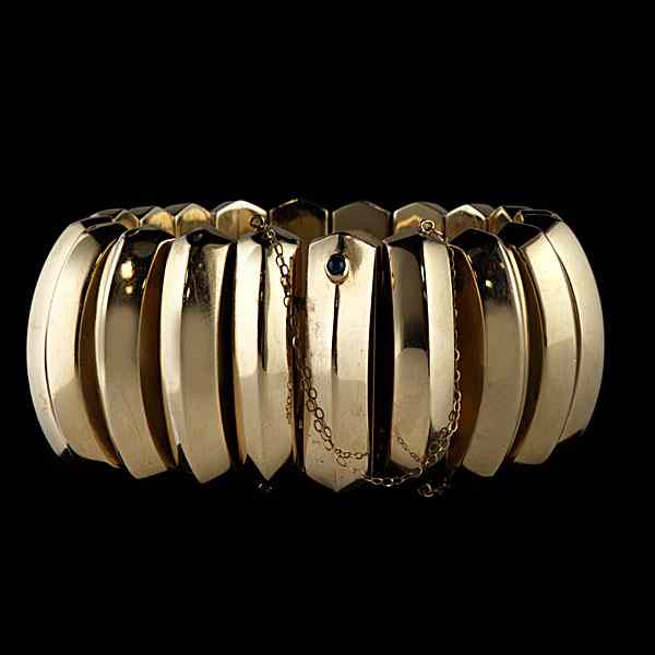 Appraisal: Retro Gold Statement Bracelet A K retro-style hollow link bracelet