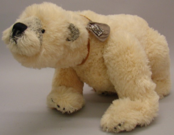 Appraisal: Tagged artist Pochung Mountain Polar Bear Fred designed and made