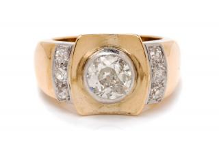 Appraisal: A Retro Platinum Topped Gold and Diamond Ring dwts A