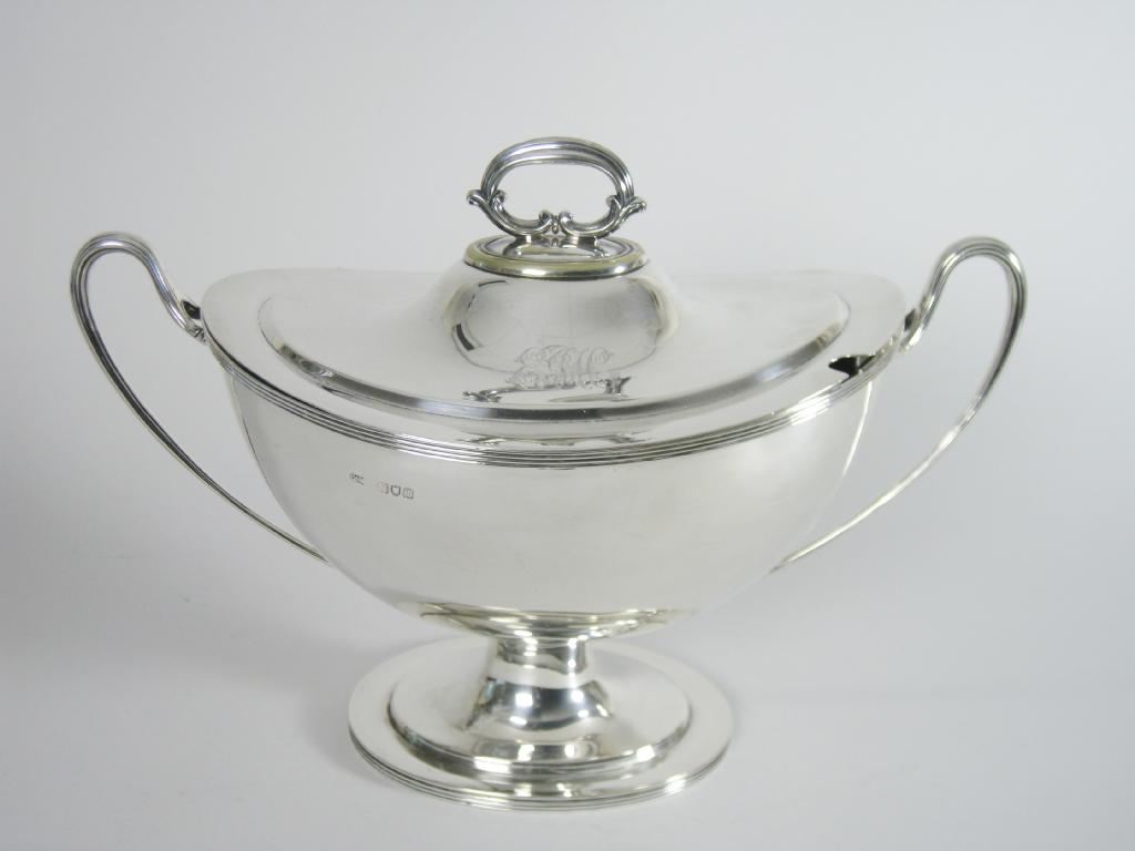 Appraisal: An Edward VII two handled oval Tureen and Cover with