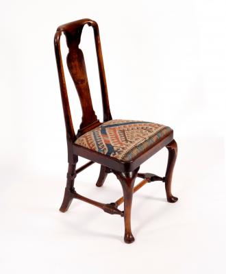 Appraisal: A George I walnut splat back chair on cabriole legs