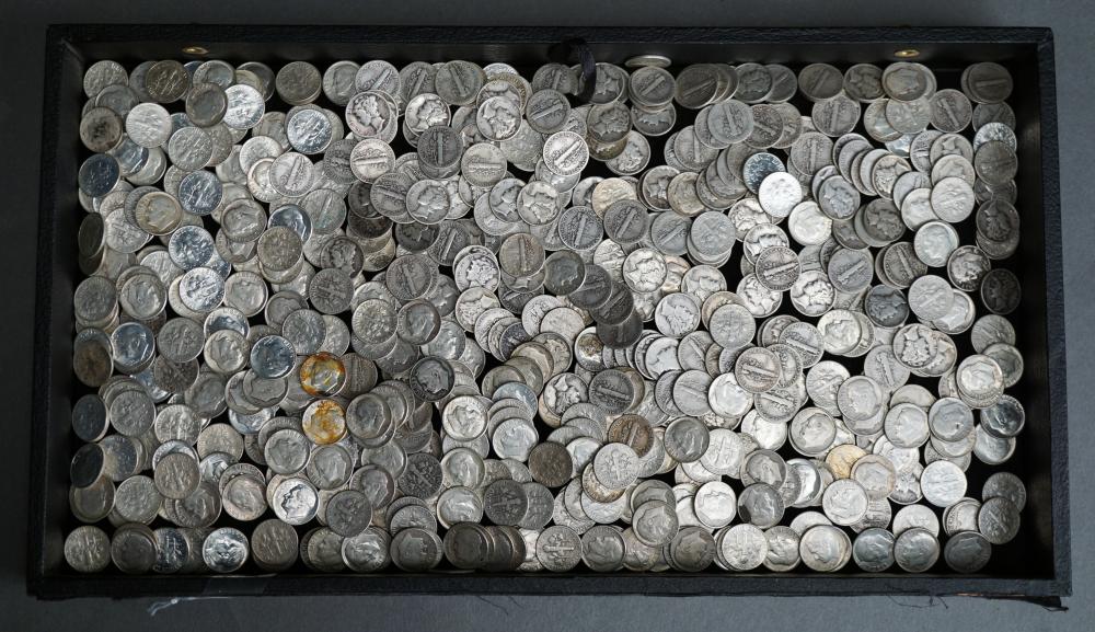 Appraisal: COLLECTION OF APPROXIMATELY FIVE HUNDRED FIFTY-SIX SILVER DIMES WEIGHT APPROX