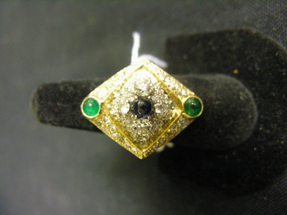 Appraisal: KT LADIES DIAMOND SAPPHIRE EMERALD RING Custom made ring from