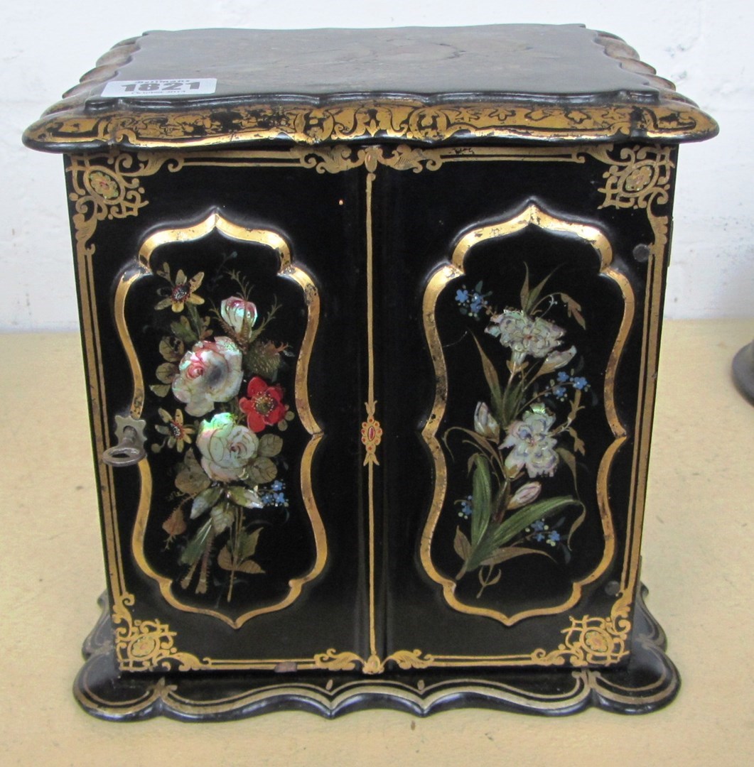 Appraisal: A Victorian black lacquered papier mache jewellery box gilt decorated