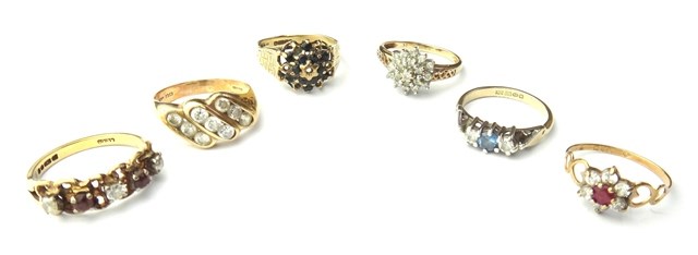 Appraisal: A ct gold and diamond set cluster ring an ct