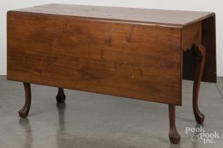 Appraisal: Pennsylvania Queen Anne walnut drop leaf dining table ca ''