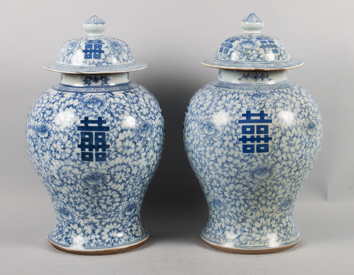 Appraisal: Pr of Chinese Export blue and white porcelain jars in