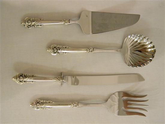 Appraisal: STERLING Wallace Grand Baroque serving pieces serrated knife '' l