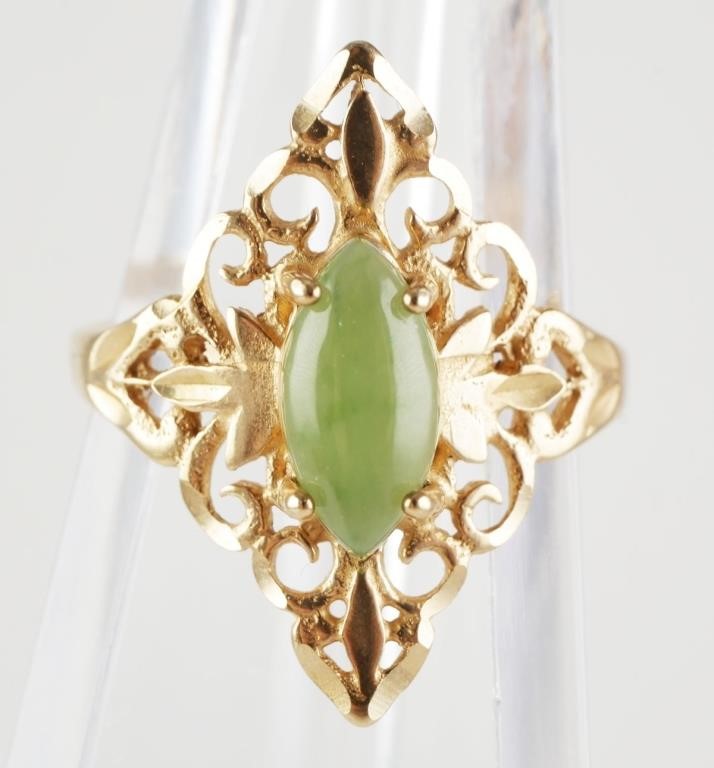 Appraisal: Beautiful karat yellow gold ring with a marquise cut Chrysoprase