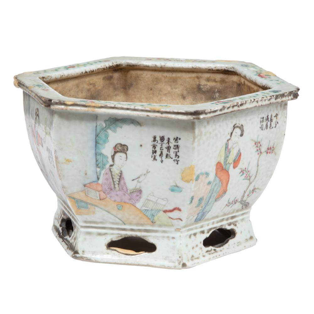 Appraisal: CHINESE FAMILLE ROSE PORCELAIN PLANTERAntique Chinese Famille Rose Porcelain Planter