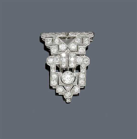 Appraisal: DIAMOND CLIP ca Platinum clip mounting in white gold Very