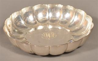 Appraisal: London England Sterling Scalloped Edge Bowl London England Sterling Silver