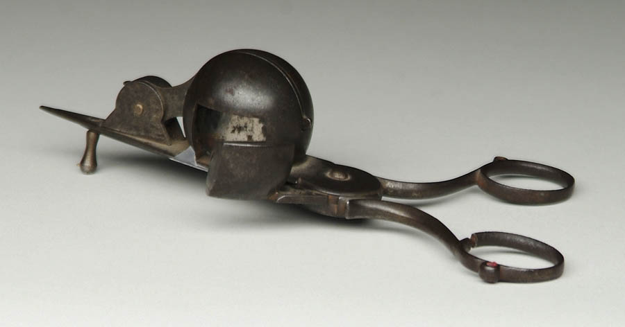 Appraisal: UNUSUAL TH EARLY TH CENTURY SNUFFING DEVICE Most snuffers have