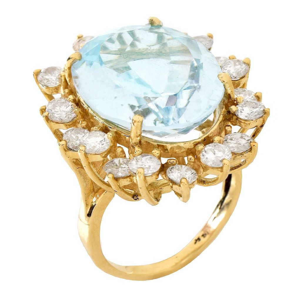 Appraisal: Aquamarine Diamond and K Gold Ring Approx Carat Oval Cut