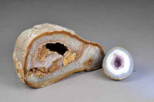 Appraisal: GEODES CUT IN HALF - AMETHYST QUARTZIncluding one large quartz