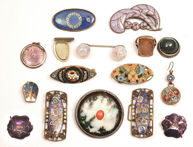 Appraisal: A SMALL COLLECTION OF MISCELLANEOUS MICRO-MOSAIC AND ENAMEL JEWELLERY including