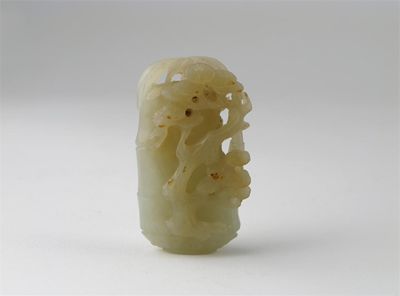 Appraisal: A Chinese pale celadon jade carving of a bamboo shoot