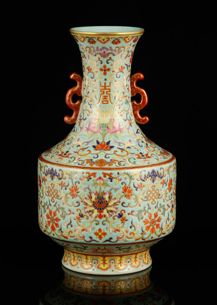 Appraisal: - Chinese Famille Rose Porcelain Vase Famille rose porcelain vase