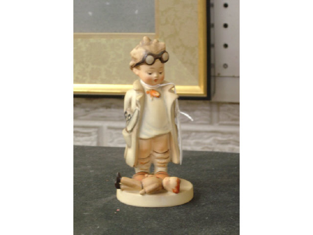 Appraisal: HUMMEL FIGURINE - DOCTOR - FULL BEE MARK