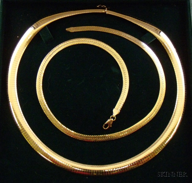 Appraisal: Two kt Italian Gold Necklaces one an omega link marked