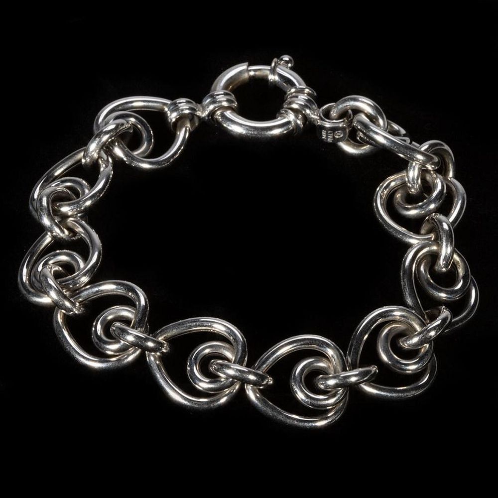 Appraisal: k white gold link bracelet Italy designed with stylized heart-shaped