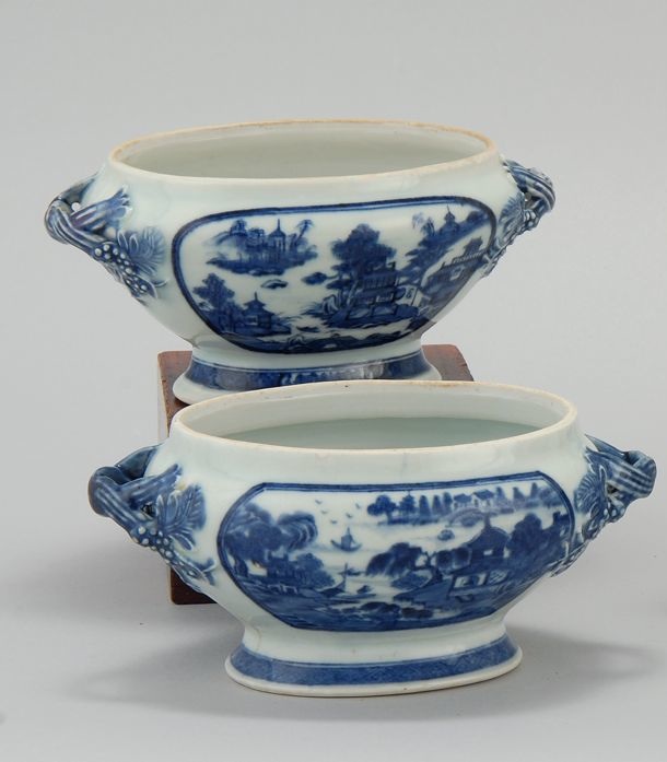 Appraisal: PAIR OF ANTIQUE CHINESE EXPORT PORCELAIN OPEN SAUCE TUREENS th