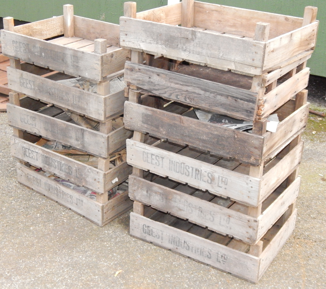 Appraisal: A quantity of Geest Industries fruit boxes each cm long