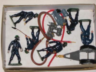 Appraisal: A set of English metal figures Model Fire Service with