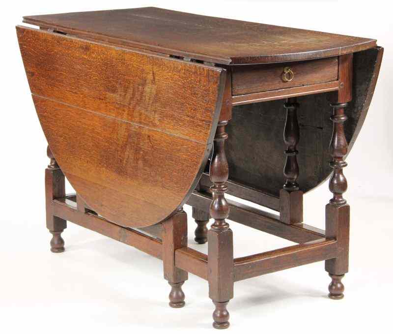 Appraisal: William and Mary Dining TableEnglish th century oak drop-leaf with