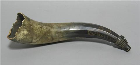 Appraisal: EARLY TH CENTURY FOLK SCRIMSHAW POWDER HORN British powder horn