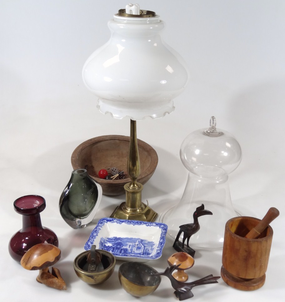 Appraisal: Various collectables treen glassware etc to include a pie mould