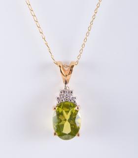 Appraisal: Peridot Diamond K Yellow Gold Pendant on Chain Oval faceted