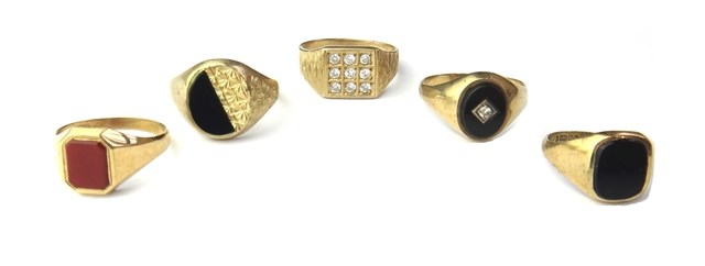 Appraisal: A ct gold and nine stone colourless gem set ring