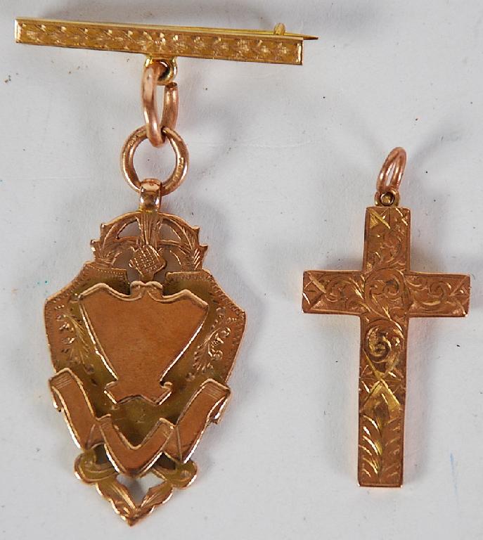 Appraisal: EDWARDIAN ct GOLD SHIELD MEDALLION pendant from a gold plated