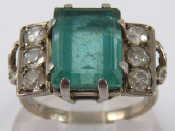 Appraisal: A white metal tests carat gold and platinum emerald and