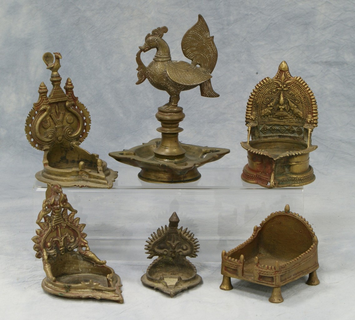 Appraisal: Assorted Indian brass oil lamps tallest